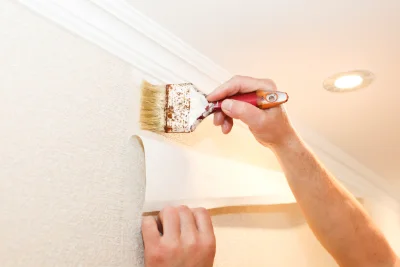Pose de papier peint à Champfleur — revêtements muraux et toiles de verre